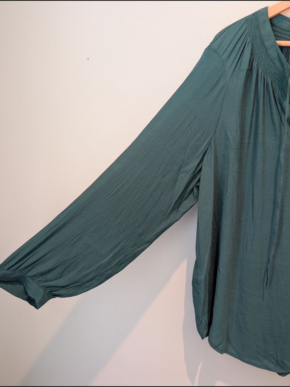 Torrid GREEN V-Neck Peasant Blouse - Picture 5 of 5